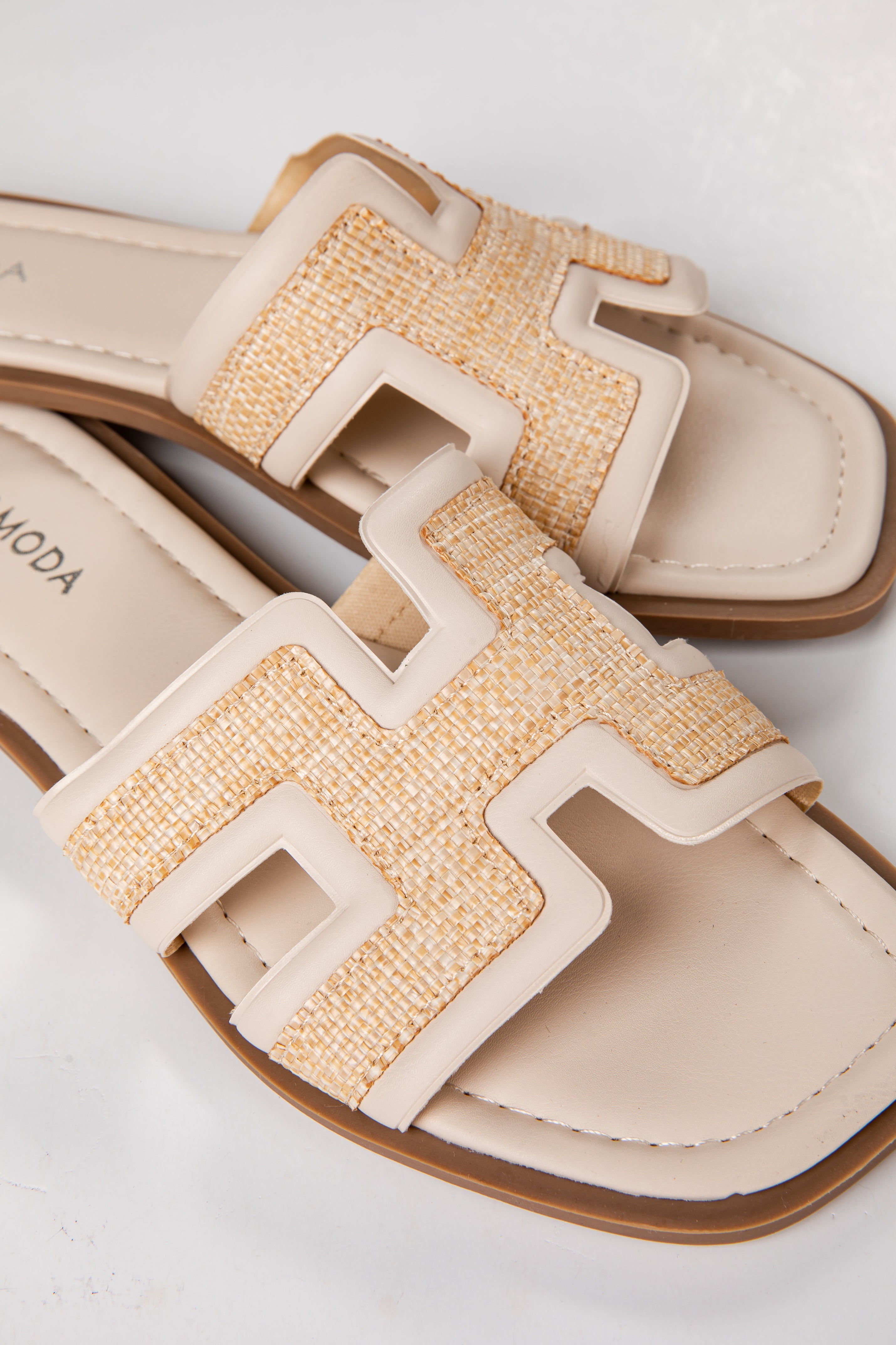 Hamptons Escape Ivory Slide Sandals
